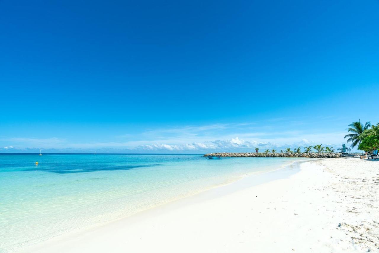 Paradise Retreat, Maafushi Hotel Exterior photo